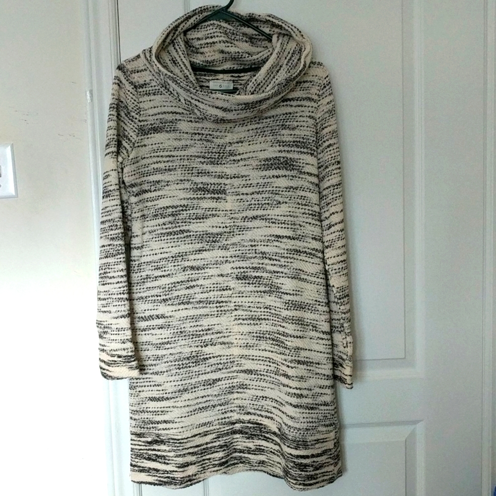 Lou & Grey long sleeve dress